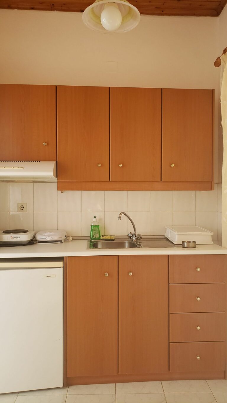 marketos apartments kitchen 4e0947b9 768x1365