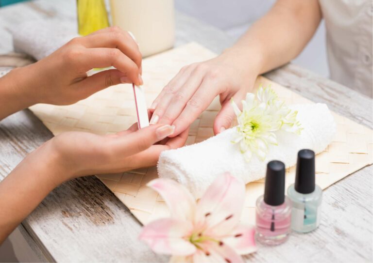 Μανικιούρ Πεντικιούρ 1920 1 768x543