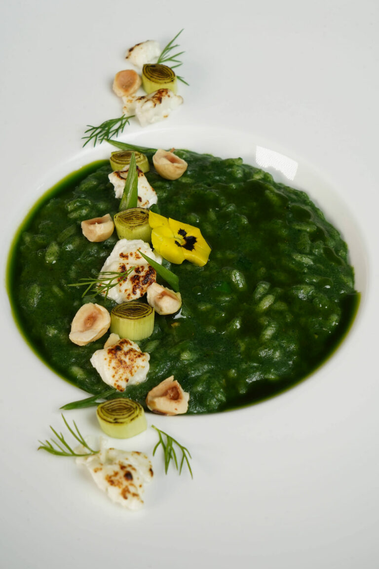 288894732 1427045377813079 4272020592974319722 n 768x1152