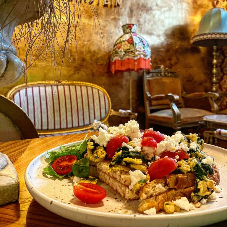 358535997 741344174455369 8442285262782994407 n 768x768