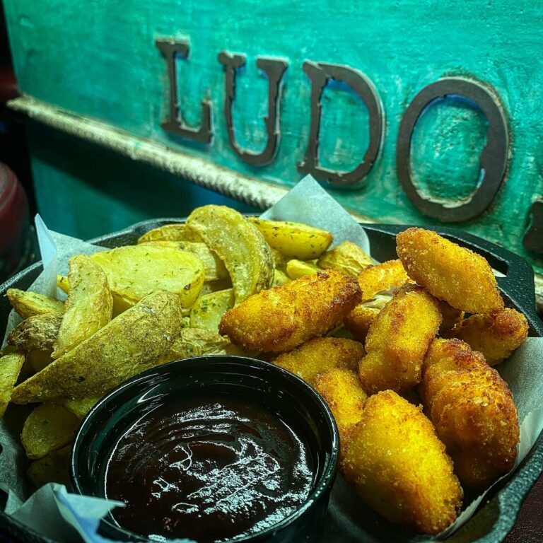 380639113 17977559087587030 5486603569211283371 n 768x768