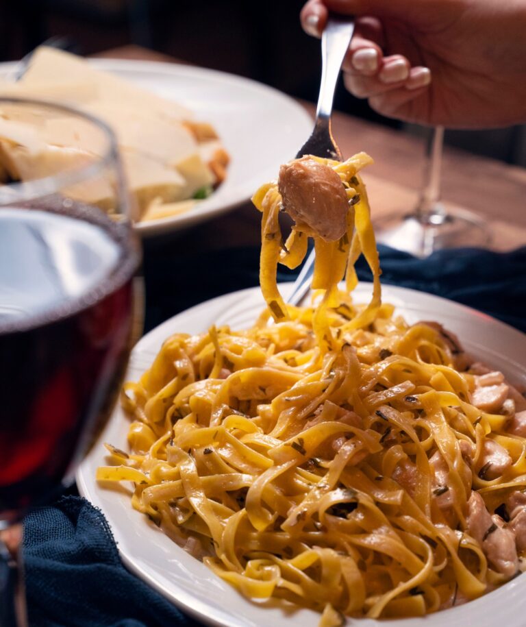 384989611 817025760428233 724374804972031753 n 768x915