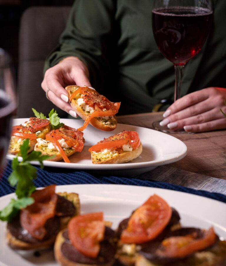 396693512 833278712136271 6924671409097818903 n 768x904