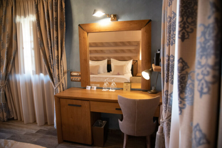 DSC 7681 scaled 900x601 1 768x513