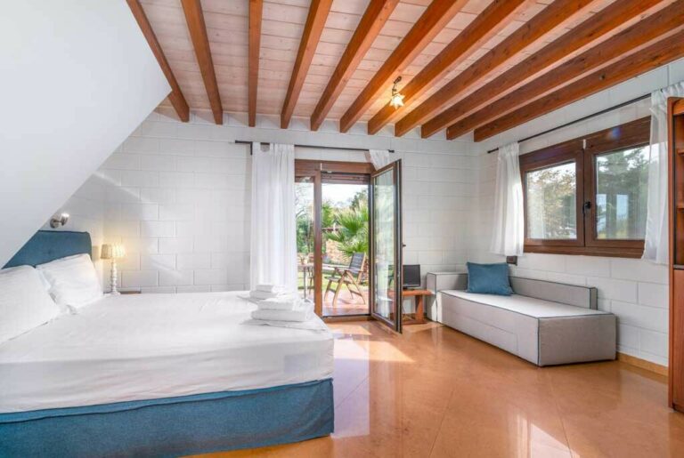 studio ageras santa marina interior 1024x686 1 768x515