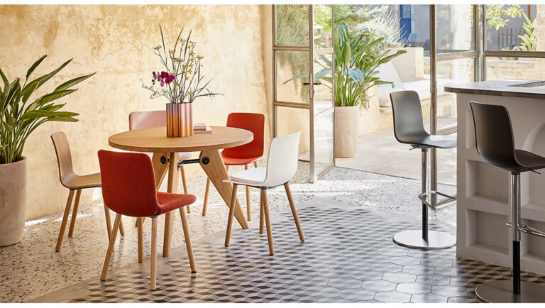 05 Landing Dining 1098x620 1 768x434