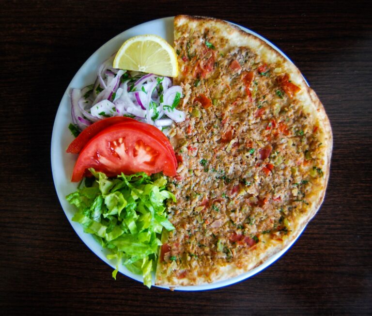 104250775 2948661315229592 5643519088250792848 n 768x652