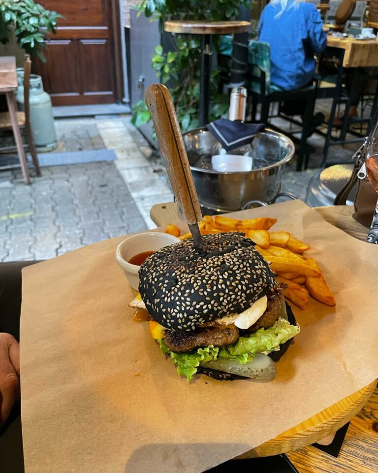 316298828 1000246327594891 3116746740253172701 n 768x960