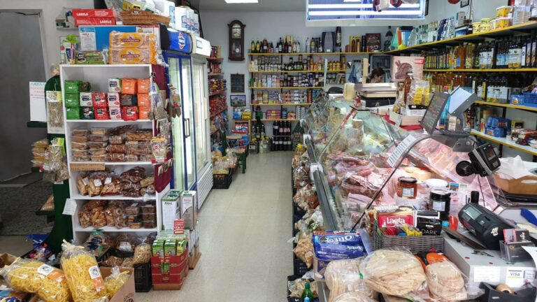 εσωτερικο καταστηματος παπαριζος τυροκομικα και αλλαντικα κερατσινι 768x432