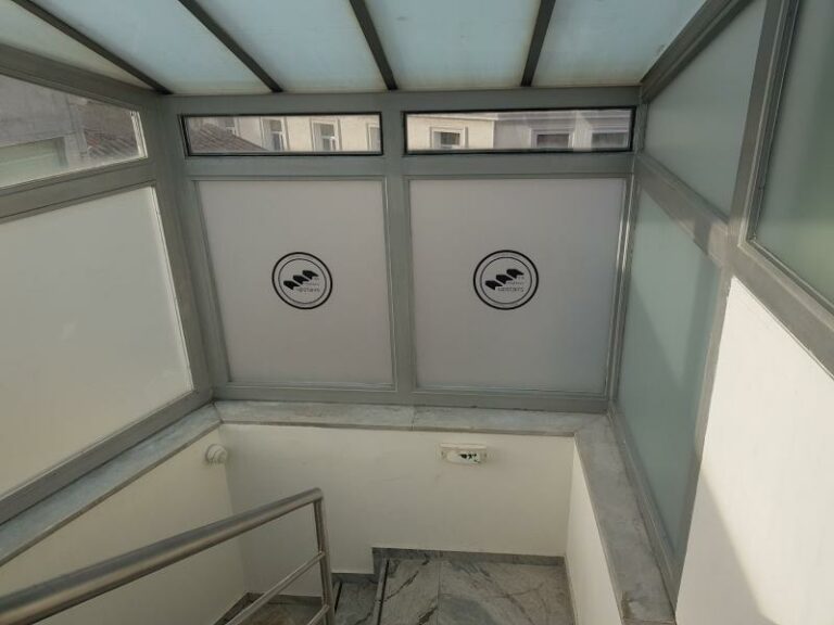 61599 TZAMIA – KRYSTALLA Prendi Glass   Tzamia Krystalla Kornizes Gyalines Kataskeyes Athina sktdlmlm10 768x576