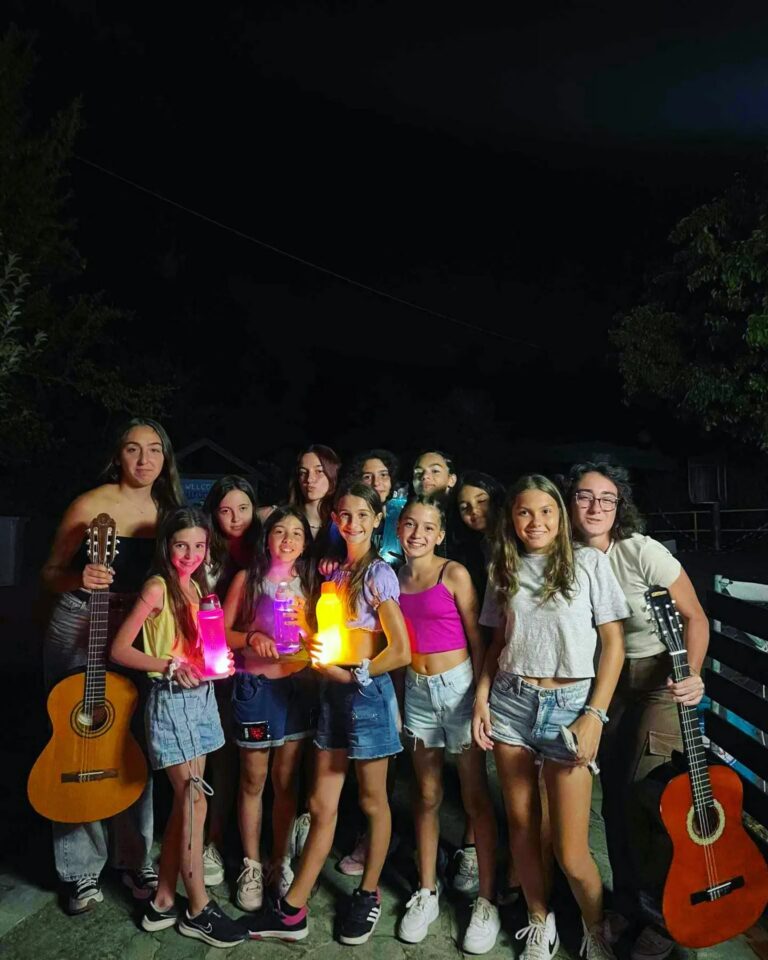 393375384 1050096882834030 5064457700225583049 n 768x960