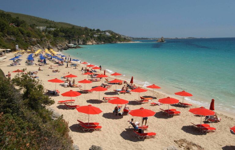 makris gialos d06d6f12 768x489