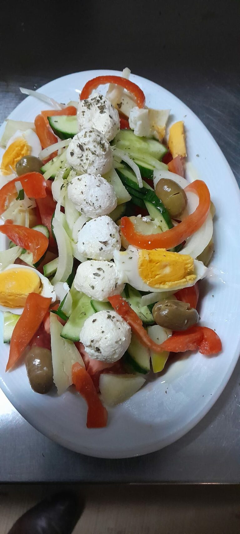 438872575 1027477145561090 2644069494003833466 n 768x1706