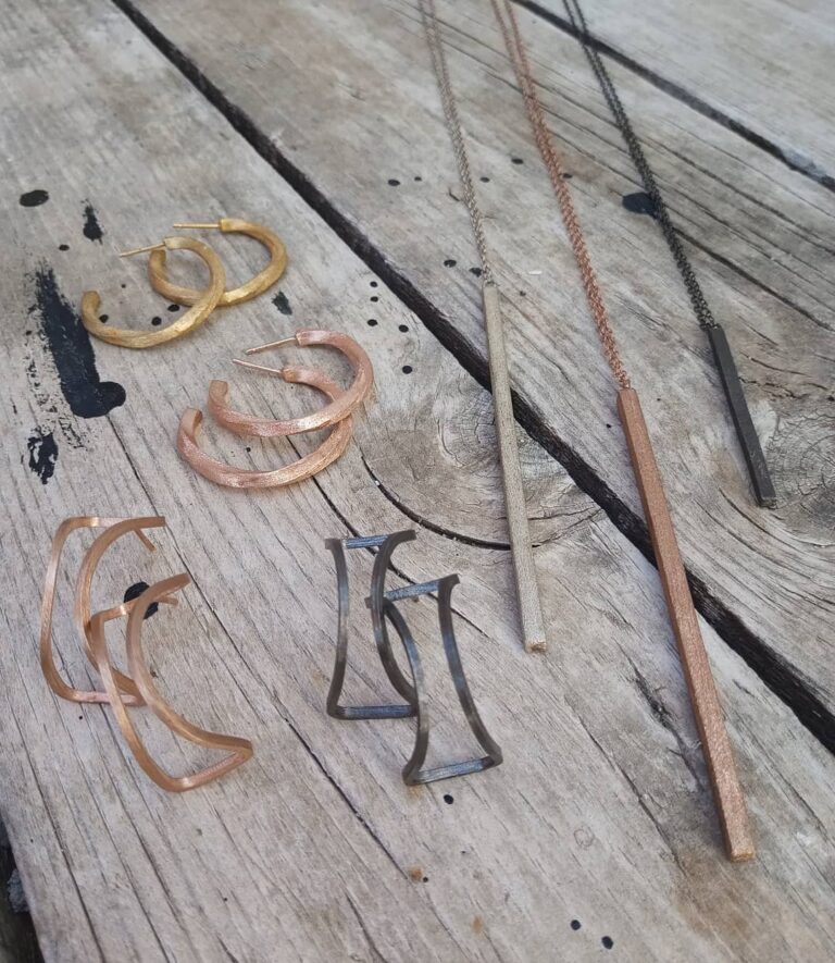 105990442 3079472812145455 5781621659759453775 n 768x885