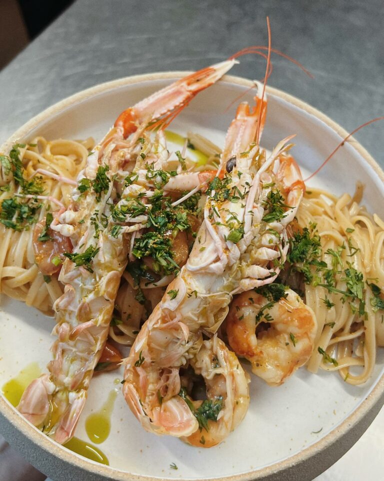 433878965 18302779744198833 209255079603260543 n 768x960