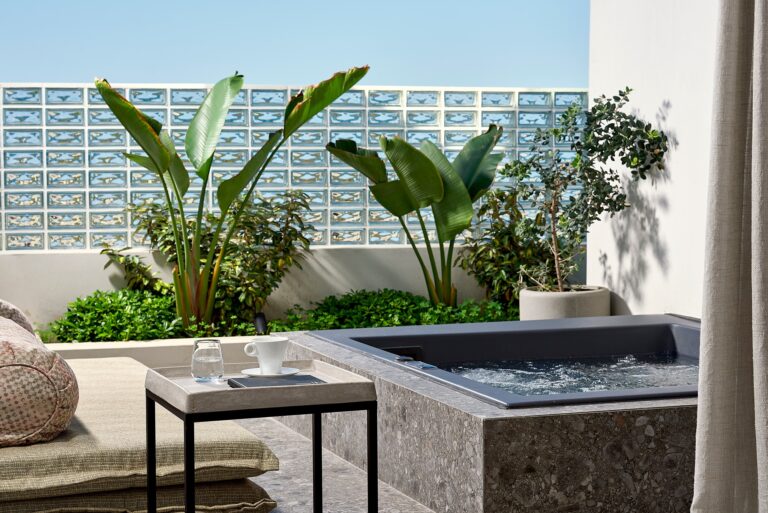 434053124 1162334378378765 9160500307382142524 n 768x513