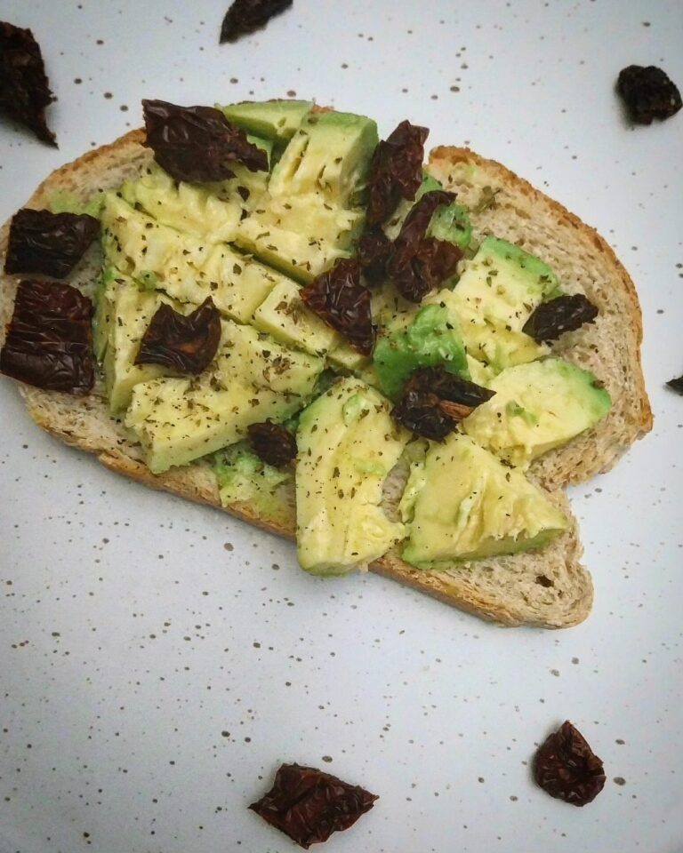 437517603 927314455874367 1372041028411467617 n 768x960