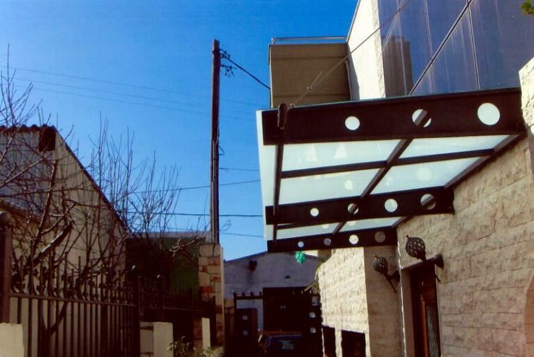 8843 TZAMIA – KRYSTALLA YALOPINAKES KRYSTALLOEMPORIKI TZAMIA KRYSTALLA KATHREPTES IRAKLEIO KRITI 09 768x514