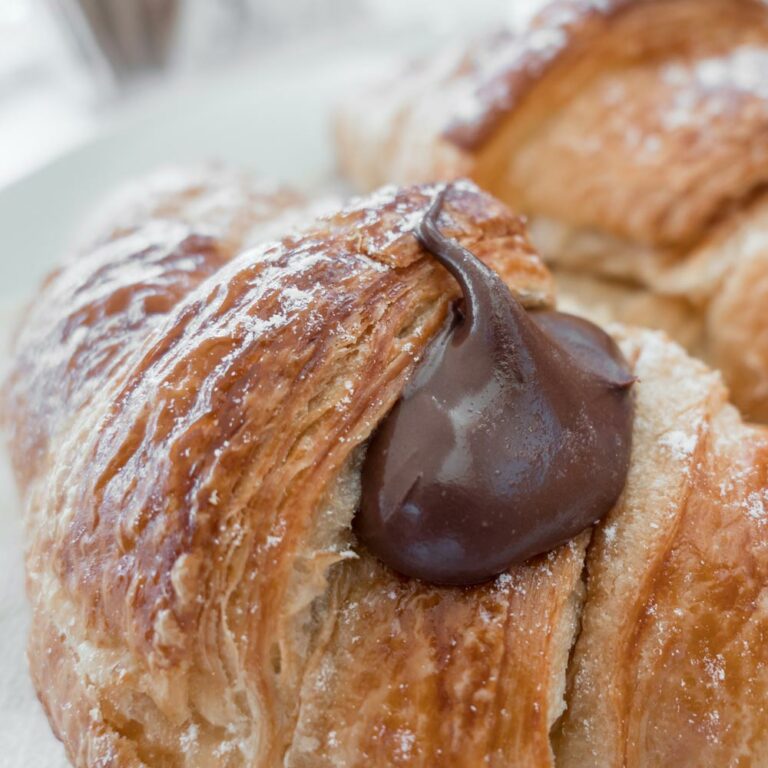 krouasan sokolata fournos afoi somaraki 1 768x768