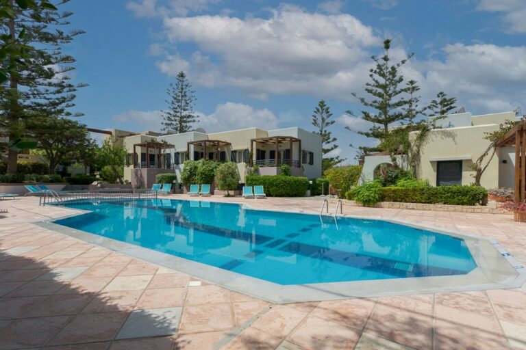 your memories hotel apartments swimming pool 0185 768x512