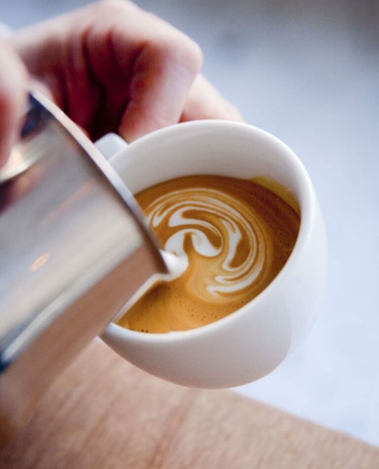 427672957 810123640926174 4656472875035815372 n 768x951