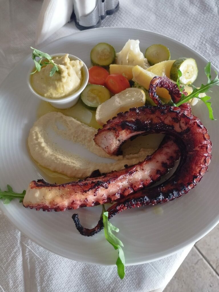 449038066 353918391066126 6238398235225307563 n 768x1020