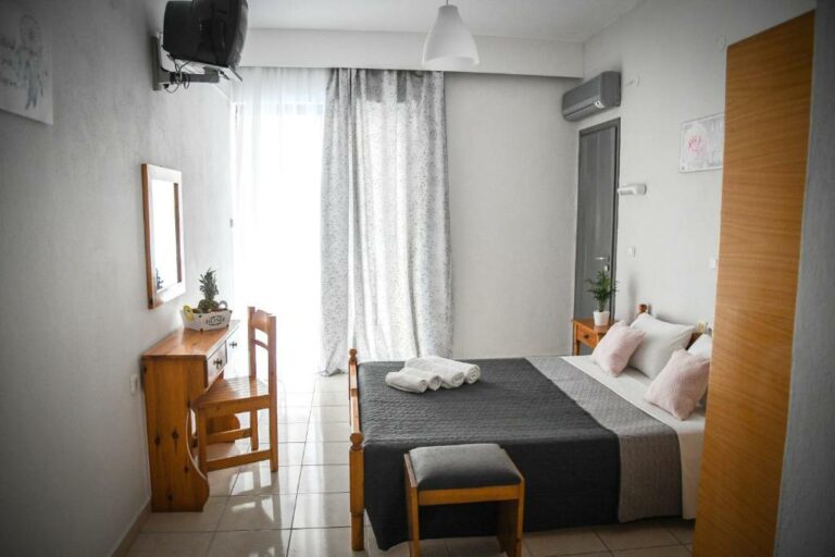 angela studios 6278df447ff4f 768x512