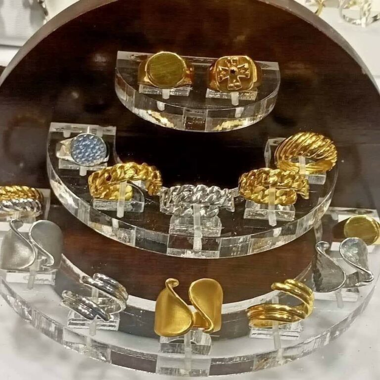 received 679562630056841 768x768