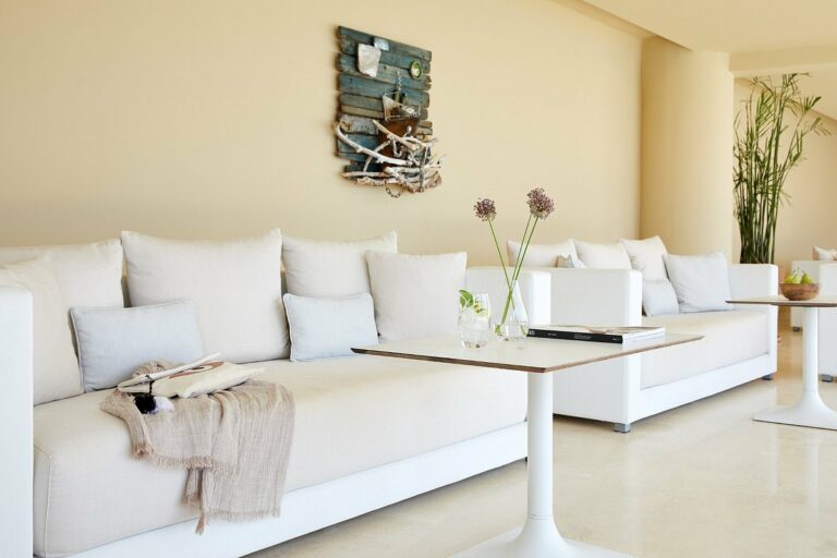 relaxing outdoor lounge 768x512