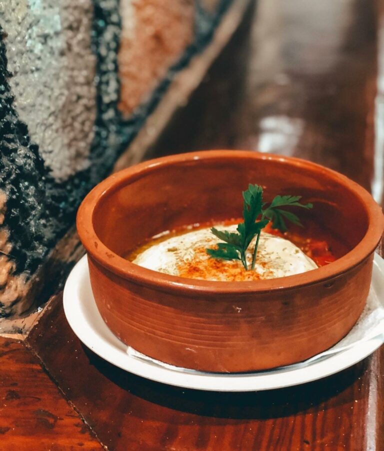 275979640 1582285515465053 9092312572166329370 n 768x902