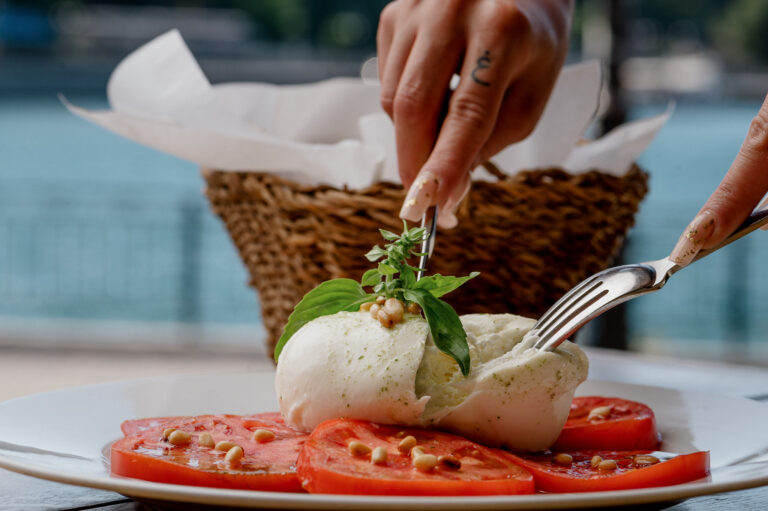 355230078 806188154302371 6579923437693234947 n 768x511