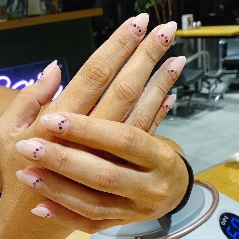 396945504 818784070255673 3912954371133760836 n 768x768