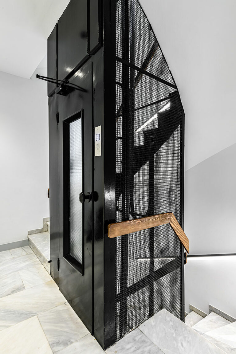 gallery thea 5 768x1152