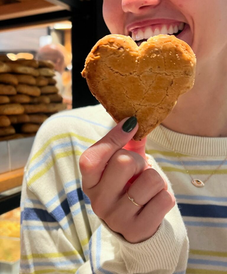 467399621 18048551729504877 8292097107556965683 n 768x925