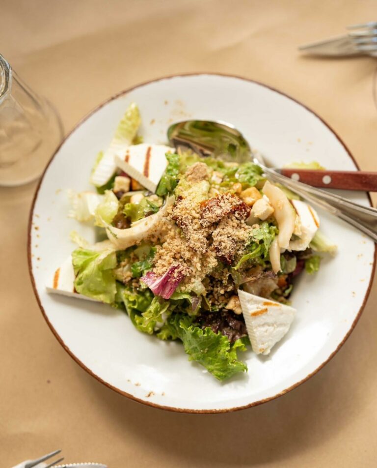 468731801 1116979607094553 1606355362663976237 n 768x952