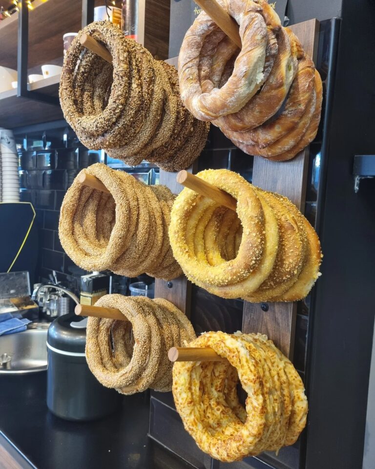 462225123 848965427353402 4491847396701634866 n 768x960