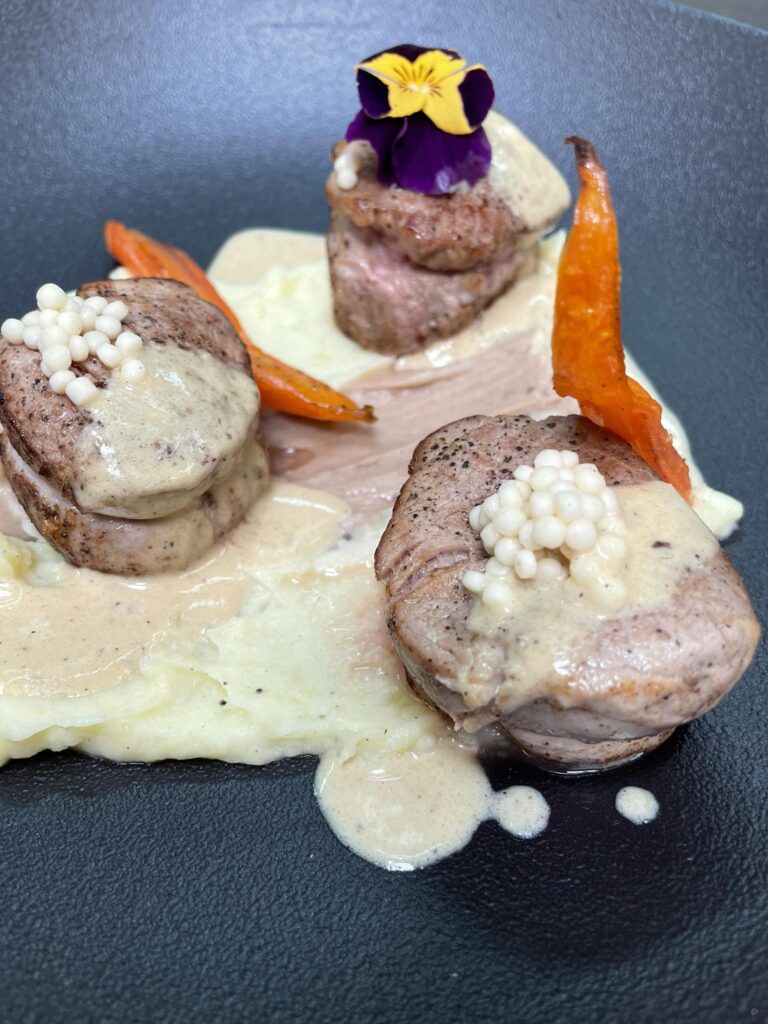 488333216 1242618341108459 5226796186772418540 n 768x1024