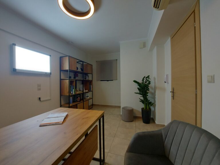 ΓΡΑΦΕΙΟ ΙΑΤΡΕΙΟΥ 3 768x576