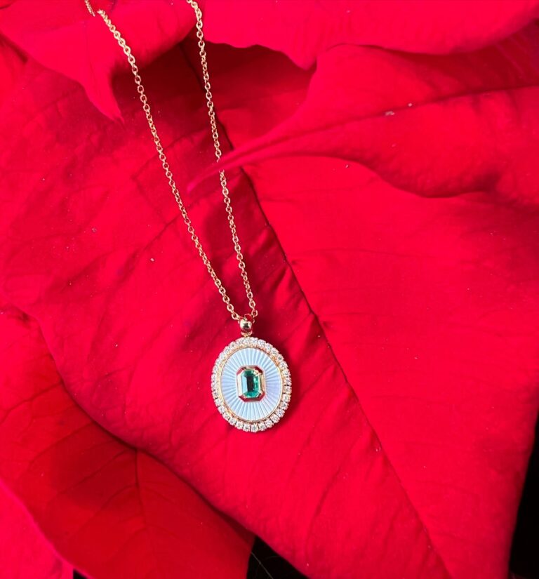 471999078 18324442141091368 1489884671046461245 n 768x825