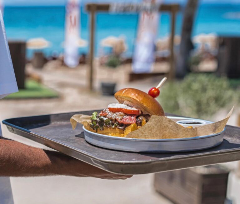 484330980 2855085004663593 2186628659318613996 n 768x653