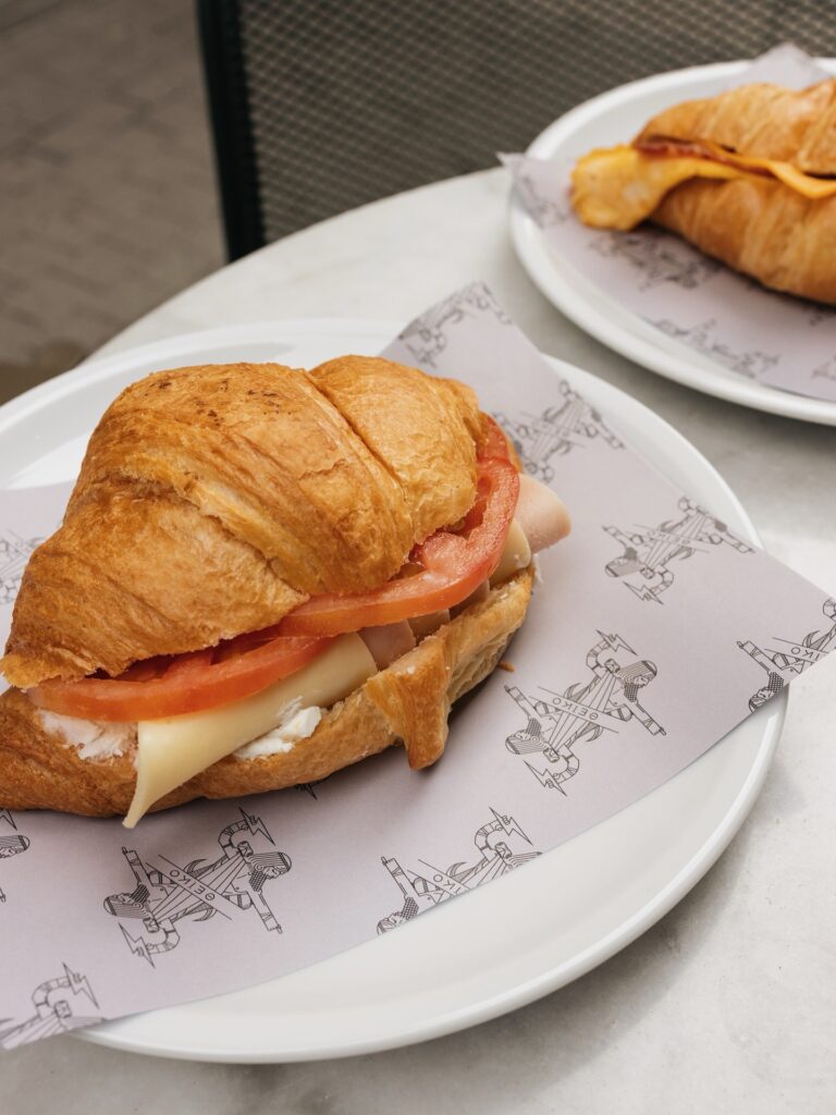 532507617 18313141225215169 511947062576757235 n 768x1024