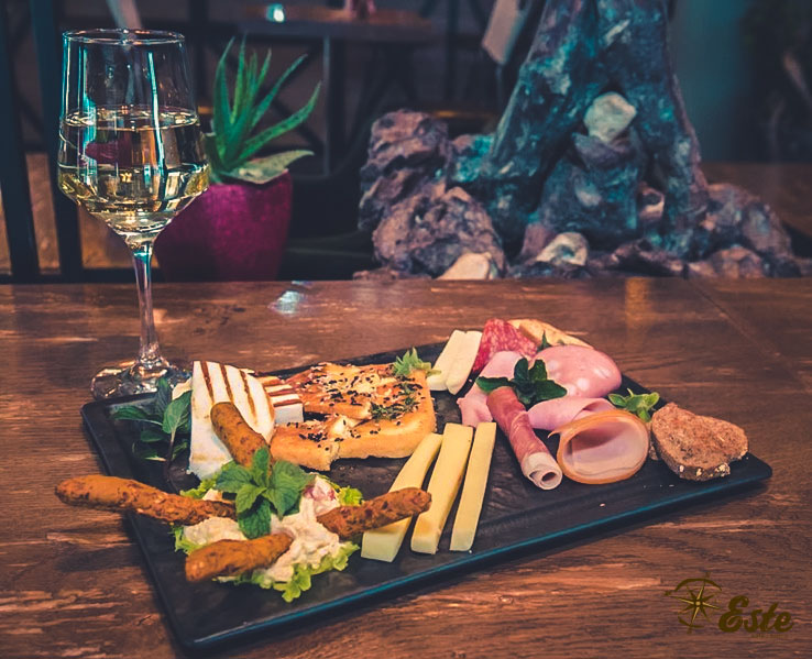 84016782 855199688243454 4447613422997078016 n