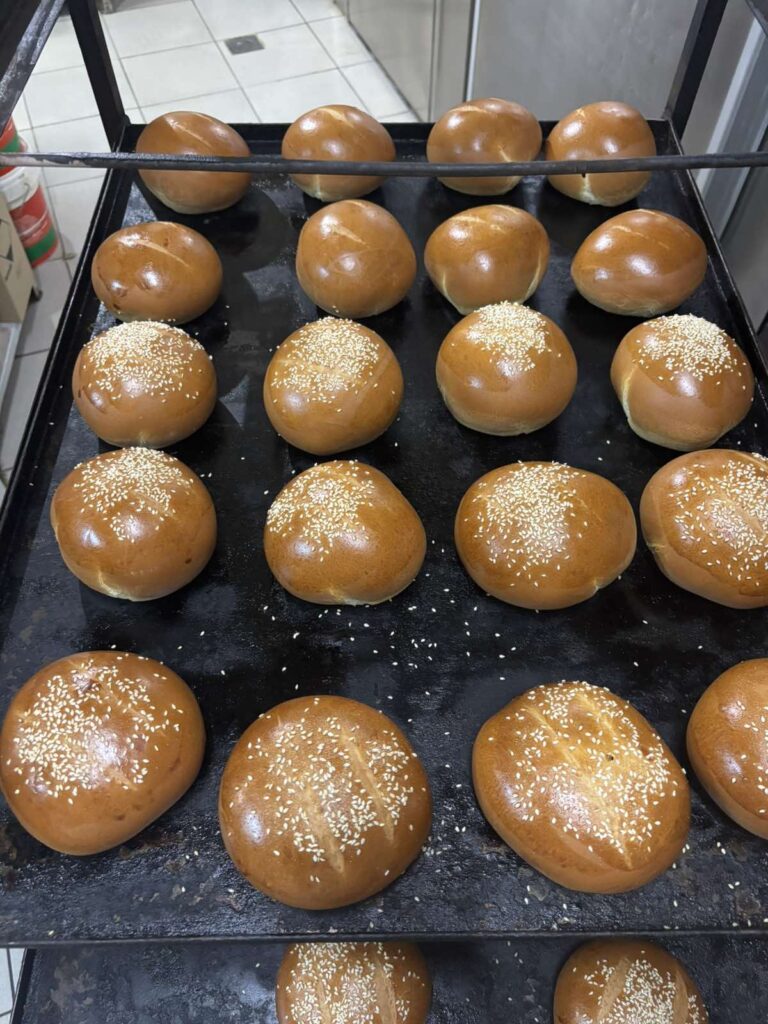 IMG e843c8b525edbe6a18cc0ba0ecabec2f V 768x1024